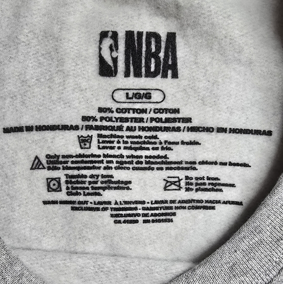 Chicago Bulls Crewneck Sweatshirt - Picture 4 of 7